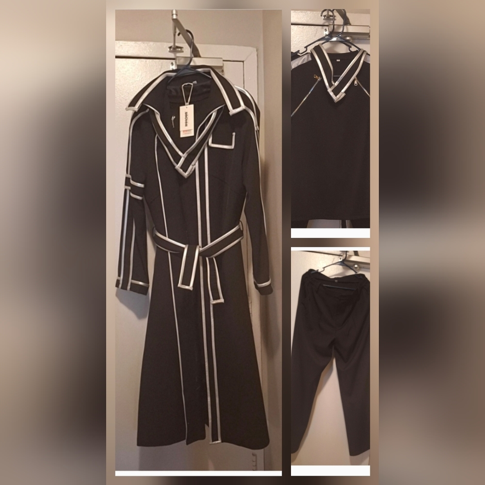 Holoun NWT MANGA COSTUME silver and black. Size 32